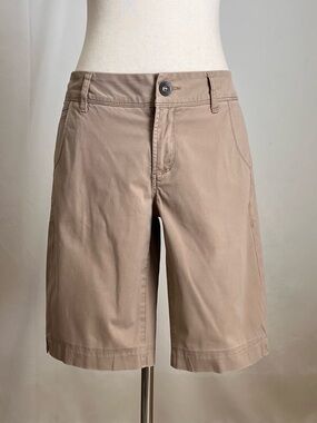 Christopher Blue - Knee Shorts in Dark Khaki - 8